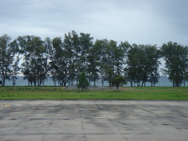 phuketairport2.jpg